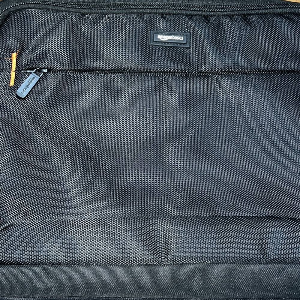 Amazon Basics Computer Case - Picture 2 of 9